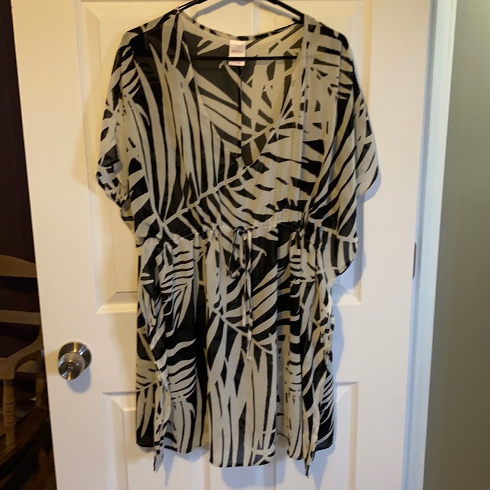 Beach cover up. Size M black and white pattern.
